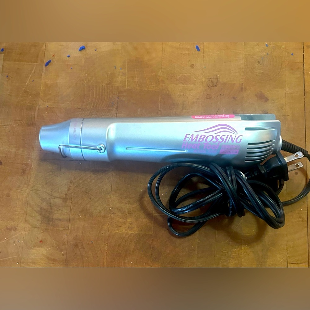 Scrapbook electric embossing tool